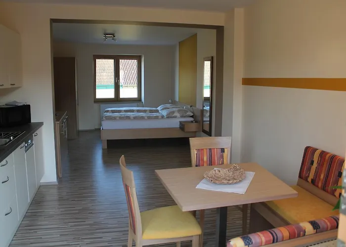 Gaestehaus Woditschka Vendégház Poysdorf